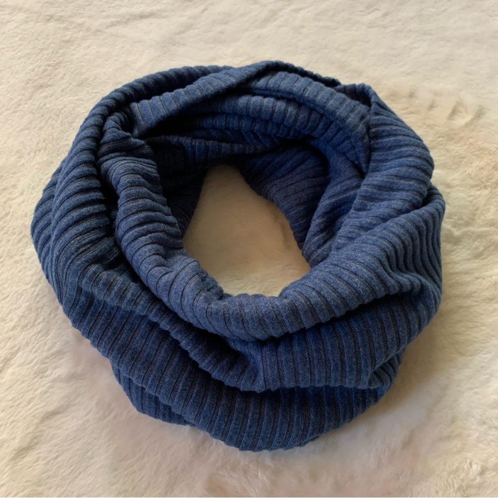 dElia’s Blue Infinity Scarf - Like New